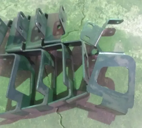 Bas đèn pha trái+ xinhan GC12184301303